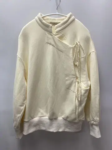 펠리큘 디자인 맨투맨 상의