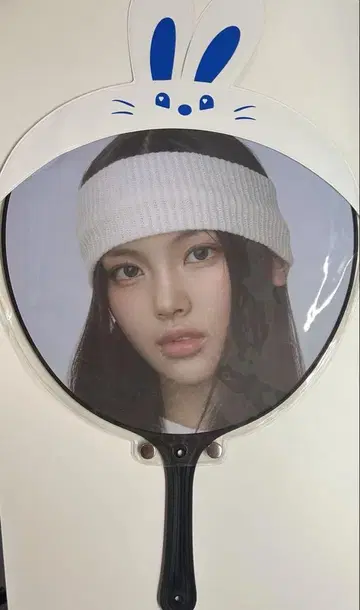 NewJeans 혜인 부채