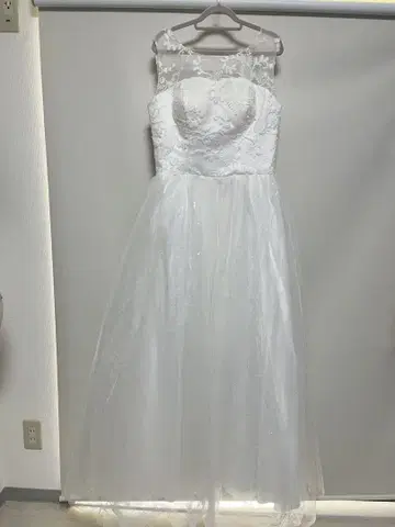 화이트 A라인 웨딩 드레스