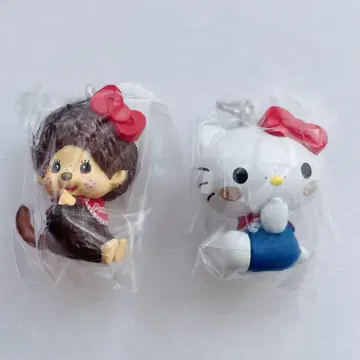 몬치치 x 헬로키티 메지루시 액세서리 2개