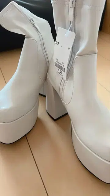 화이트 힐 부츠 L 사이즈