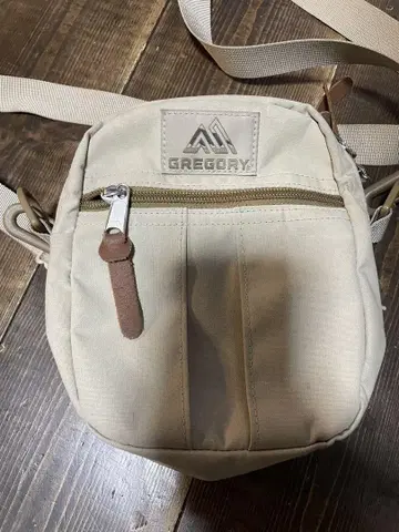 [새상품급] 그레고리 숄더백 퀵 포켓 M 베이지