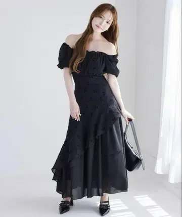 NICE CLAUP 언밸런스 티어드 롱 원피스 리본 무늬
