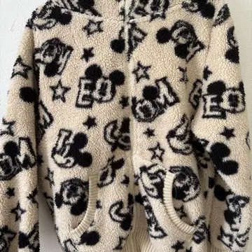 디즈니 미키마우스 복슬복슬 후드 부착 의류 아우터