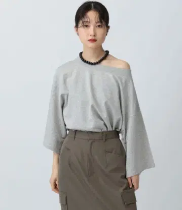 렙심 이번 시즌 오프숄더 6부 소매 맨투맨 그레이