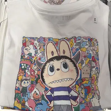 UNIQLO 러브브 콜라보 T셔츠 화이트 S사이즈 POPMART