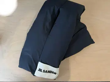 질 샌더 네이비 다운 머플러