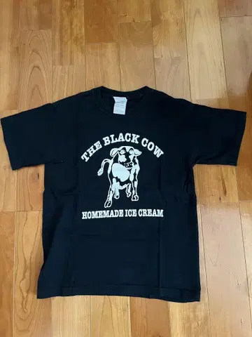 THE BLACK COW T셔츠