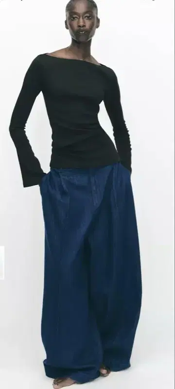 ZARA EVA 소재 롱 슬리브 T셔츠