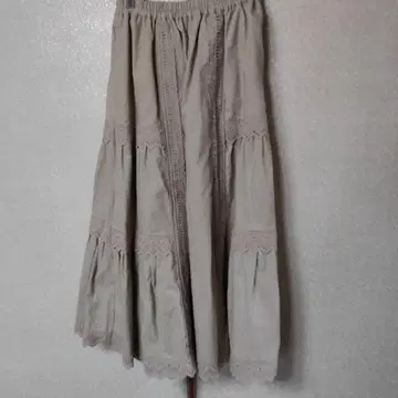 사만사 모스모스 레이스 장식 베이지 롱 스커트
