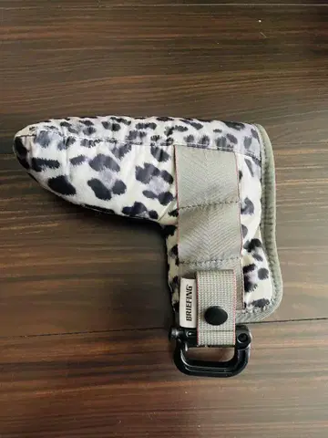 브리핑 레오파드 퍼터 커버