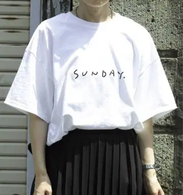 js.luxe SUNDAY 프린트 반팔T셔츠 화이트