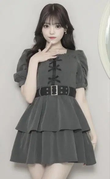 pium 프론트 리본 티어드 미니 원피스 차콜