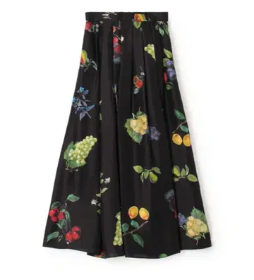 미사용 새상품 CABAN 후르츠 패턴 플레어 롱 스커트 블랙