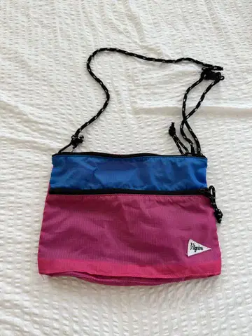 Pilgrim Surf +Supply 숄더 사코슈