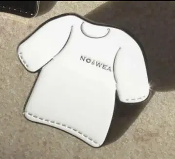 NOsWEA 핀 배지 화이트