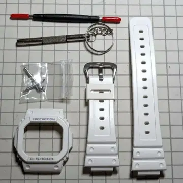 새상품급 G-SHOCK 5610 시리즈 베젤, 벨트 화이트 공구 포함
