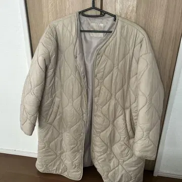 베이지 퀼팅 롱 자켓
