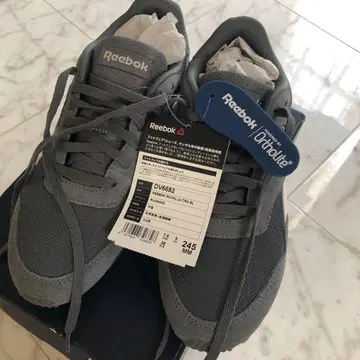 Reebok 새상품 스니커즈 24.0~24.5cm