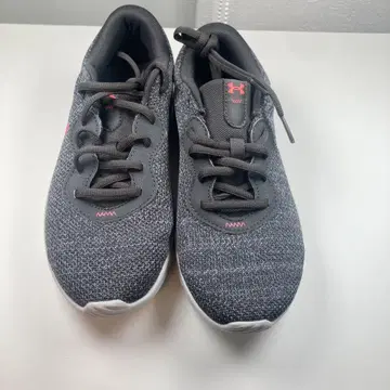 언더아머 러닝화 모조 2 3024131-105 25cm