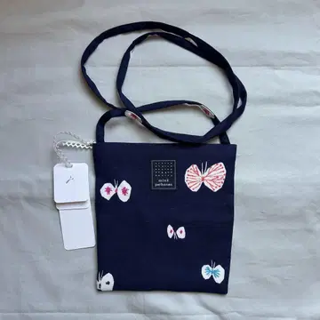 익명 mina perhonen 네이비 hanahane 미나 페르호넨