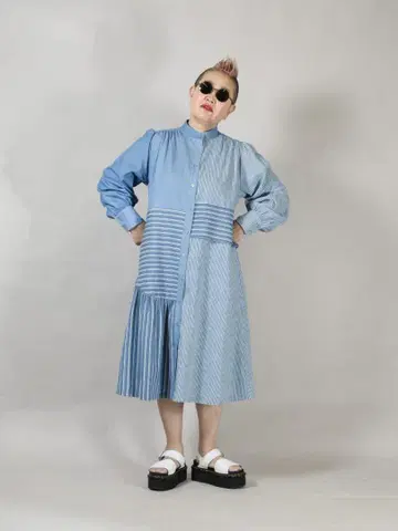 벨 데님 패치워크풍 이소재 절개 디자인 롱 데님 셔츠