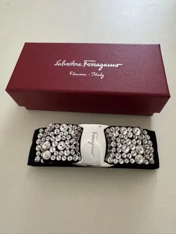FERRAGAMO 페라가모 헤어핀