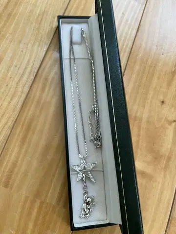 SWAROVSKI 별 모양 펜던트 목걸이 실버