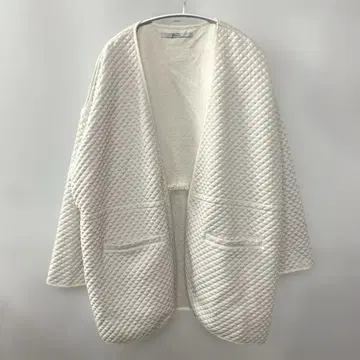 [ Anss.me ] 퀼팅 자카드 드로스트 노카라 자켓
