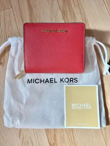 마이클코어스 이단 접이식 지갑 새상품