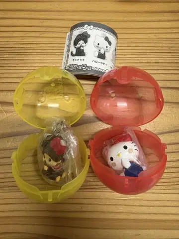 2개 몽치치 x 헬로키티 메지루시 액세서리