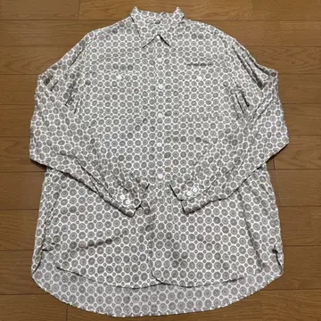 사사프라스 GARDENING AT NIGHT SHIRT