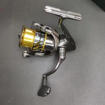 시마노 20 트윈 파워 C3000MHG
