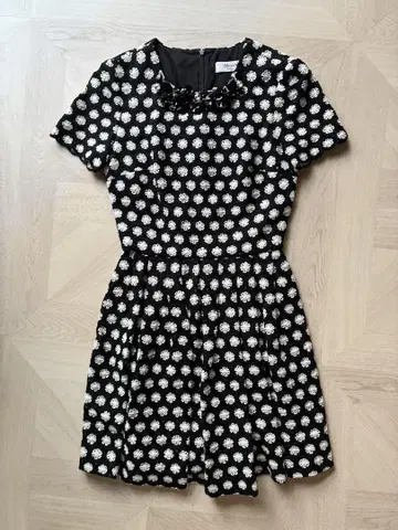 Blugirl Blumarine 화이트 블랙 원피스 (사이즈 38)