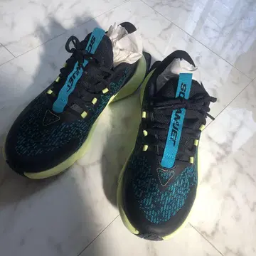 UNDER ARMOUR 키즈 스니커즈 24.0 미사용 새상품