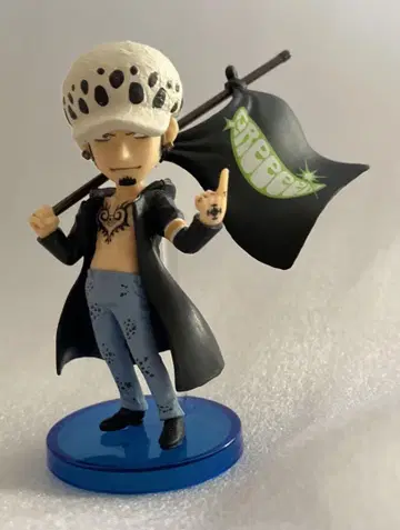 e ONEPIECE 트라팔가 로 플래그 피규어