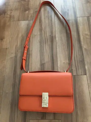 새상품급 Bally 숄더백