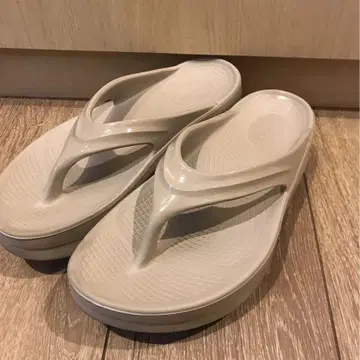 OOFOS 우포스 OOmega 리커버리 샌들