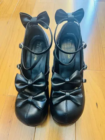 BODYLINE 펌프스 신발 통굽 블랙 힐 리본