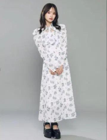 이토미 데콜테 보타이 원피스