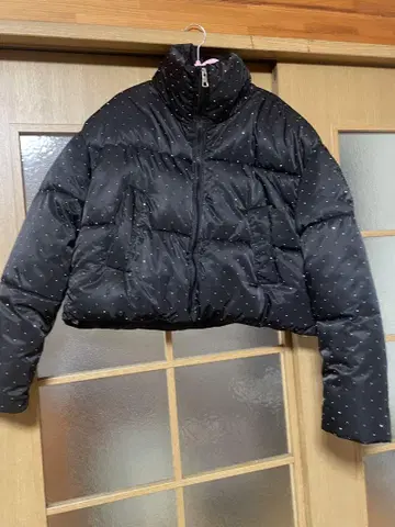 by muni:r 도트 큐빅 숏 다운 자켓 도트 무늬 다운