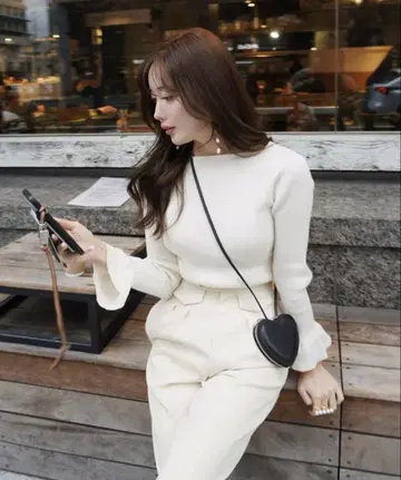 [ 시착만 한 상품 ] HYEON 헤 heart knit ivory