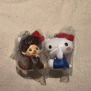 몬치치 x 헬로키티 메지루시 액세서리 2개