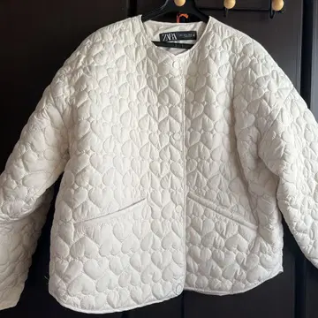ZARA 하트 퀼팅 자켓 화이트 M 사이즈