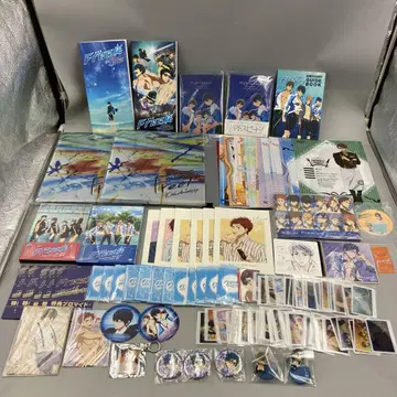 Free! 묶음 판매 100점 이상