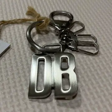 DIRK BIKKEMBERGS 딕 비켐버그 DB 키링