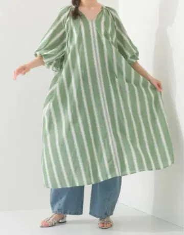 스트라이프 V넥 7부 소매 롱 원피스 페티코트 포함