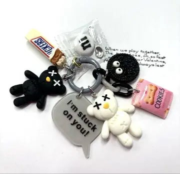 [ black x white? ] 흔들흔들 키링