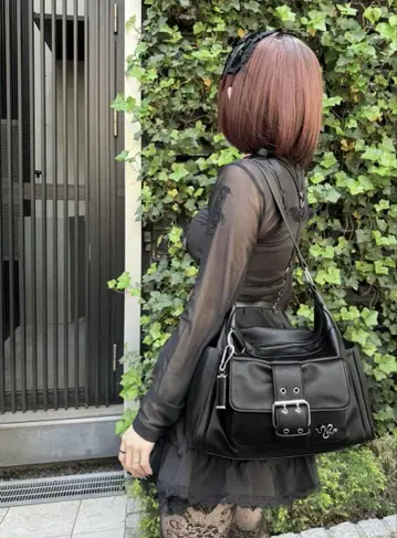 GIBOUS SNAKE BONE BELT SHOULDER BAG