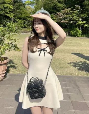 Darich 다리치 포인트 오픈 니트 미니 원피스